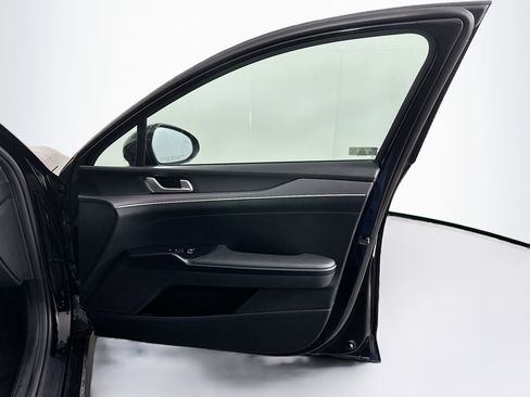 Used 2025 Kia K5 LXS image 32