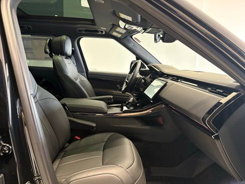 New 2026 Land Rover Range Rover Sport SE AWD/4WD image 17