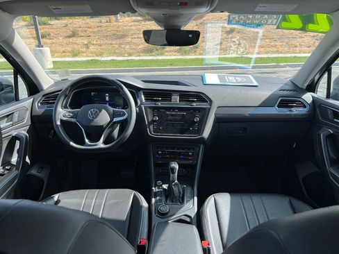 Used 2022 Volkswagen Tiguan SE image 22