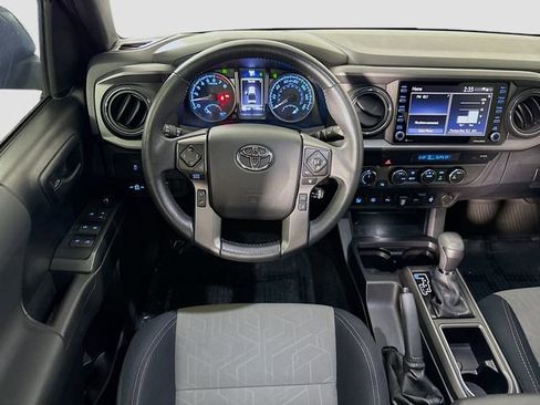 Used 2022 Toyota Tacoma TRD Off-Road w/ Technology Package image 20