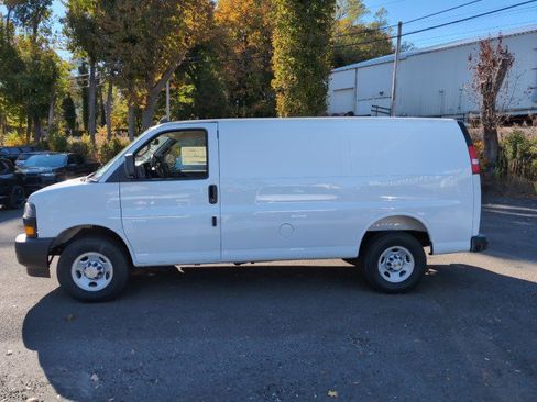 New 2025 Chevrolet Express 2500 w/ Driver Convenience Package image 8