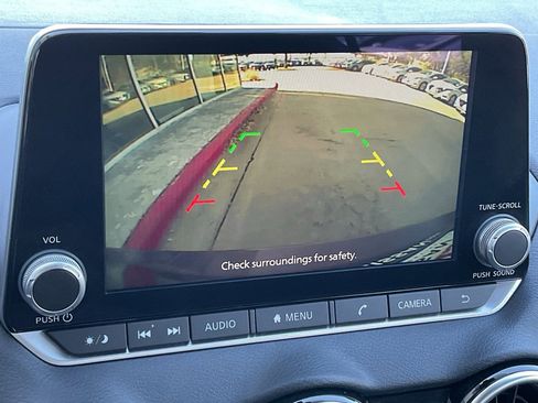 Used 2025 Nissan Sentra SV image 30