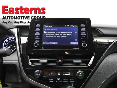 Used 2021 Toyota Camry SE FWD image 12