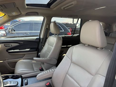 Used 2017 Honda Pilot Touring image 11
