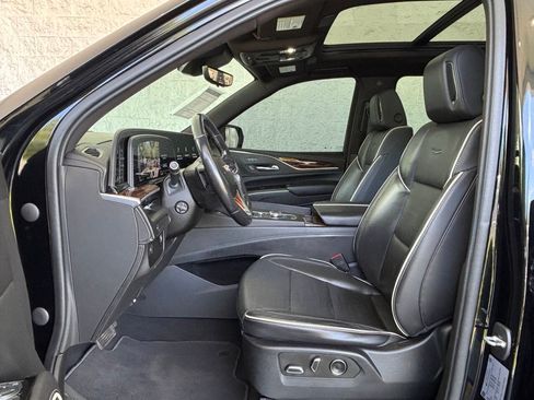 Used 2021 Cadillac Escalade ESV Premium Luxury RWD image 17