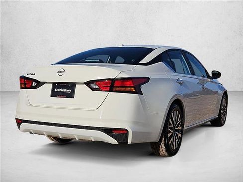 Used 2025 Nissan Altima 2.5 SV image 5