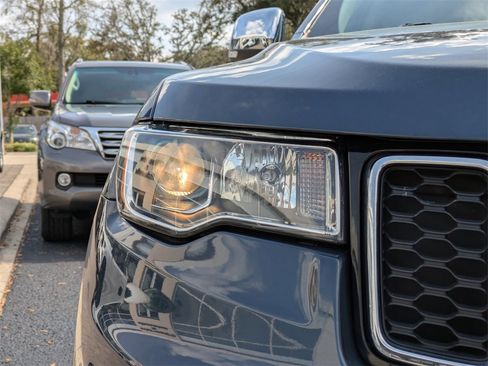 Used 2021 Jeep Grand Cherokee Limited w/ Luxury Group II image 10