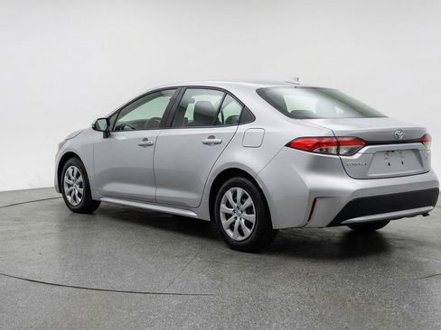 Used 2025 Toyota Corolla LE FWD image 5