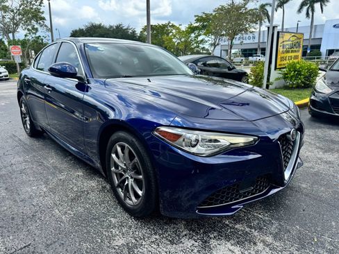 Used 2018 Alfa Romeo Giulia AWD image 3