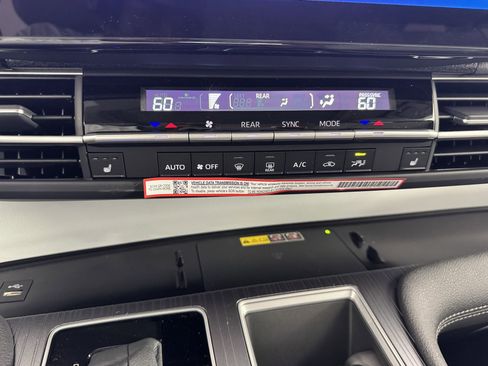 New 2026 Toyota Sienna XLE image 3