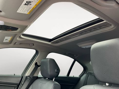 Used 2017 BMW 320i Sedan image 26