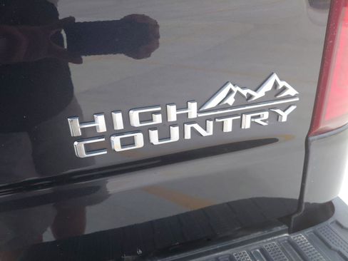 Used 2022 Chevrolet Silverado 1500 High Country w/ High Country Premium Package image 22