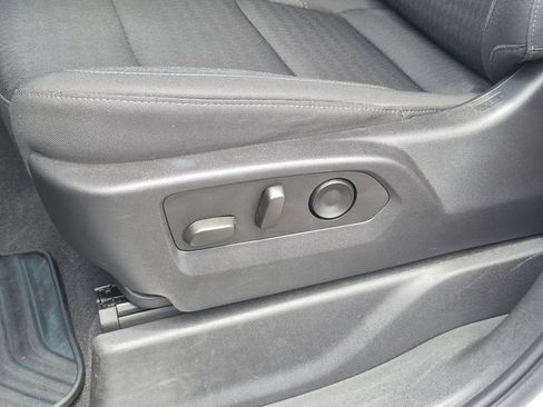 Used 2023 Chevrolet Silverado 1500 LT AWD/4WD image 15