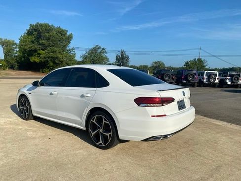 Used 2020 Volkswagen Passat 2.0T R-Line FWD image 10