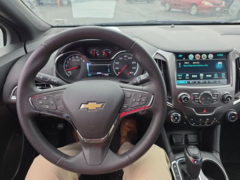 Used 2017 Chevrolet Cruze LT w/ Sun And Sound Package image 14