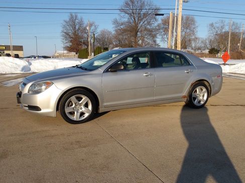 Used 2010 Chevrolet Malibu LS image 8