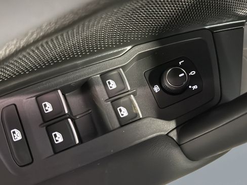New 2026 Volkswagen Tiguan SE R-Line AWD/4WD image 14