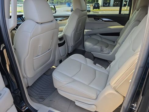 Used 2019 Cadillac Escalade ESV Premium Luxury RWD image 32