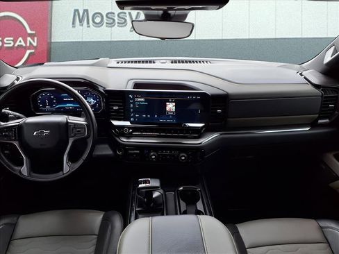 Used 2023 Chevrolet Silverado 1500 ZR2 w/ Technology Package image 15