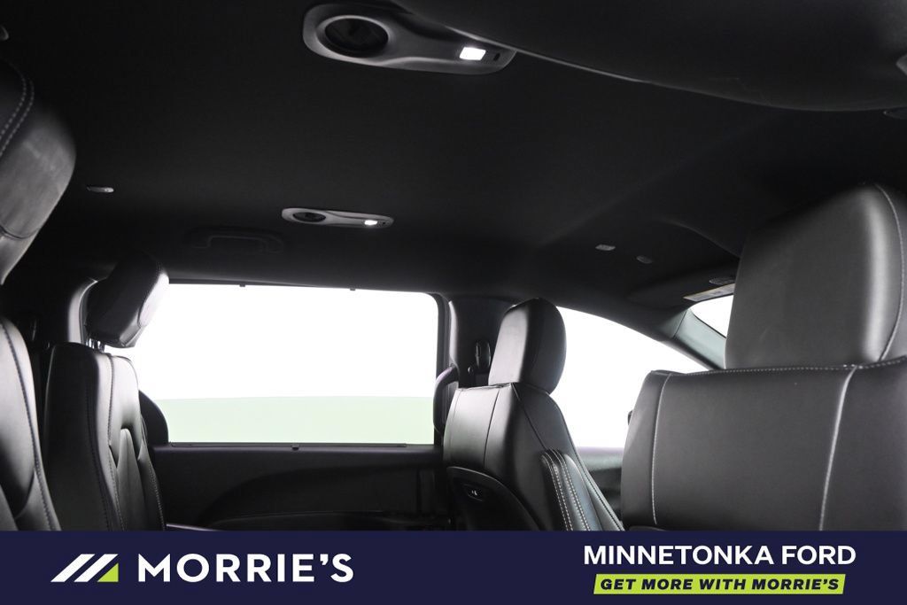 Used 2026 Chrysler Pacifica Select FWD image 18