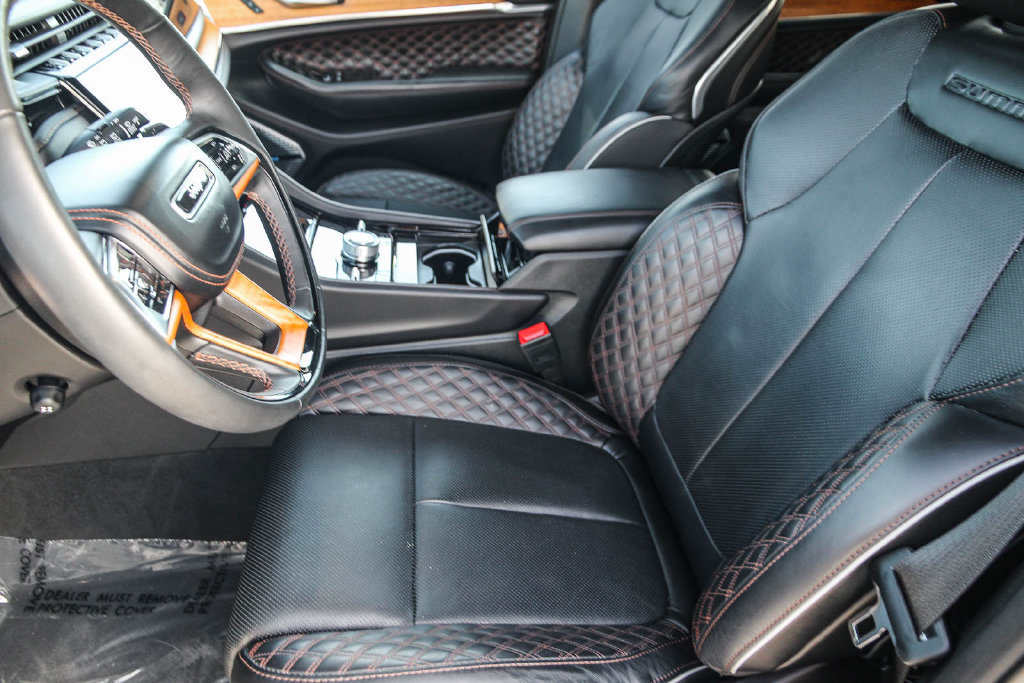 Used 2025 Jeep Grand Cherokee L Summit AWD/4WD image 18