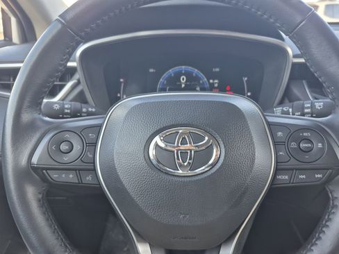 Used 2024 Toyota Corolla Cross XLE w/ Convenience Package image 19