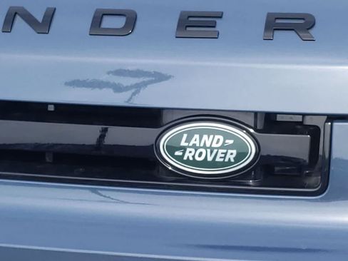 Used 2025 Land Rover Defender 110 X-Dynamic SE AWD/4WD image 11
