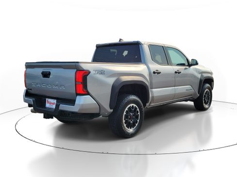 Used 2024 Toyota Tacoma TRD Off-Road AWD/4WD image 4