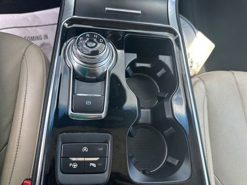 Used 2019 Ford Edge Titanium w/ Equipment Group 301A FWD image 19