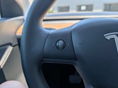 Used 2020 Tesla Model Y Long Range AWD/4WD image 20