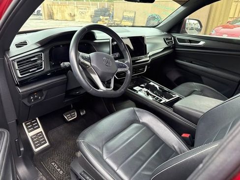 Used 2024 Volkswagen Atlas Cross Sport SEL R-Line AWD/4WD image 5