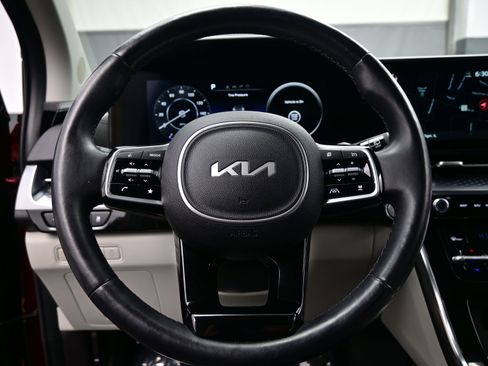 Used 2022 Kia Carnival SX Prestige image 26