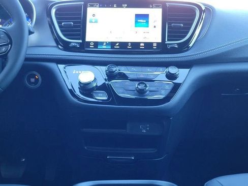 New 2026 Chrysler Pacifica Select w/ S Appearance Package image 27