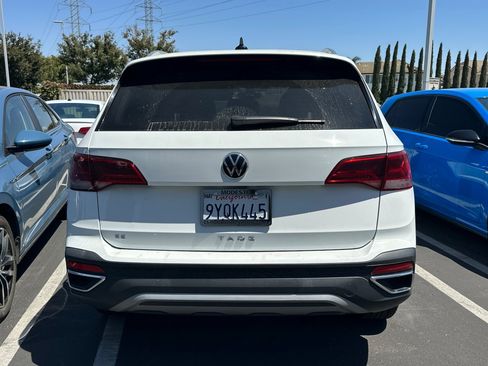 Used 2024 Volkswagen Taos SE FWD image 6