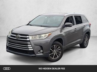 Used 2018 Toyota Highlander XLE FWD video 1