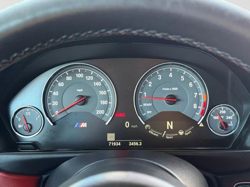 Used 2018 BMW M4 Coupe RWD image 30
