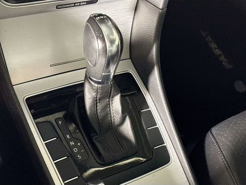 Used 2013 Volkswagen Passat TDI SE image 16