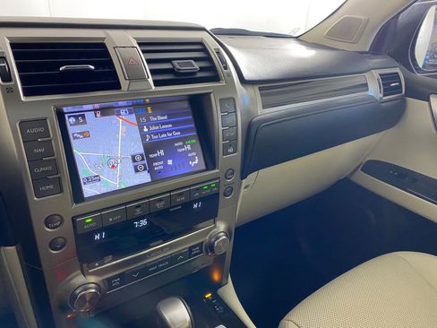 Used 2020 Lexus GX 460 Premium image 26