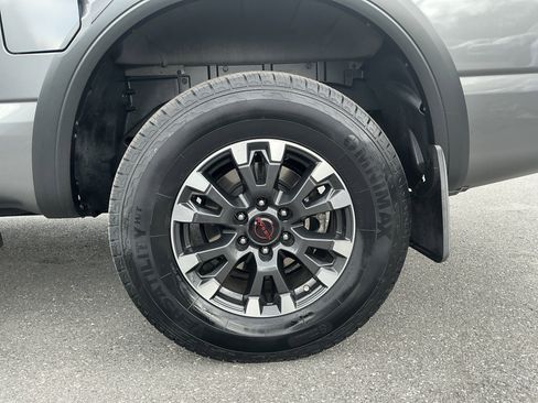 Used 2023 Nissan Titan PRO-4X w/ Pro-4x Convenience Package AWD/4WD image 9