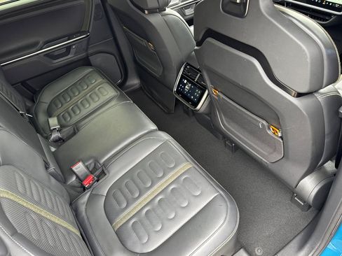 Used 2025 Rivian R1S Adventure AWD/4WD image 33