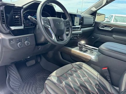 Used 2025 Chevrolet Silverado 1500 RST AWD/4WD image 17