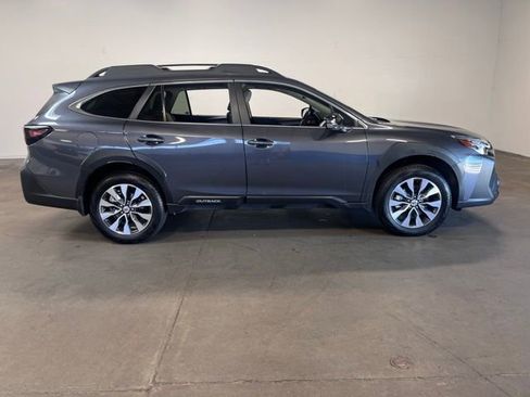 Used 2025 Subaru Outback Limited image 2