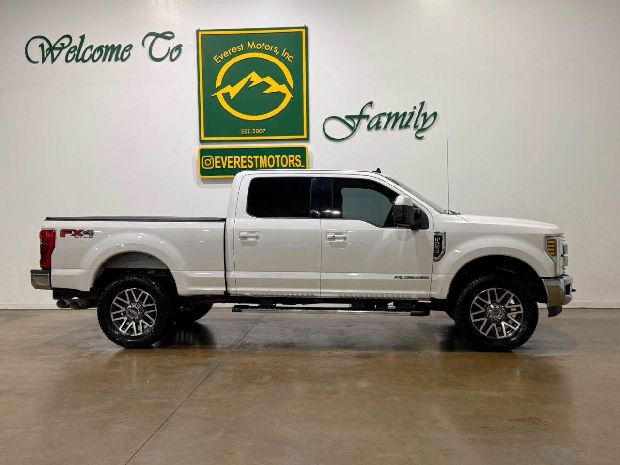 Used 2019 Ford F250 Lariat w/ Lariat Ultimate Package AWD/4WD image 2