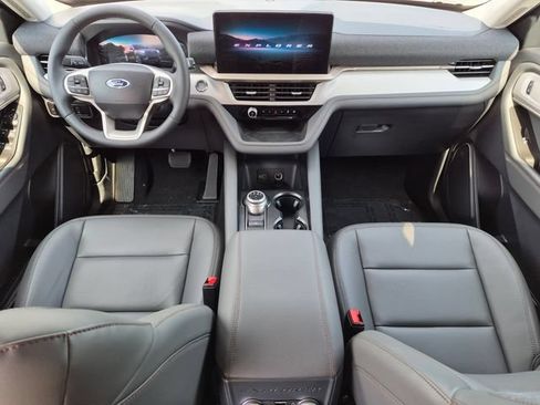 New 2026 Ford Explorer Active w/ Active Comfort Package AWD/4WD image 17