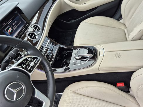 Used 2019 Mercedes-Benz E 300 image 24