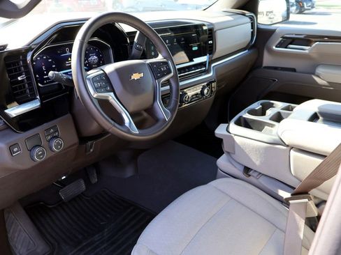 Used 2026 Chevrolet Silverado 1500 LT RWD image 3