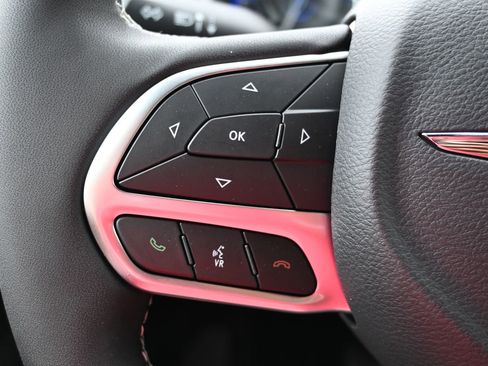 New 2026 Chrysler Pacifica Select image 8