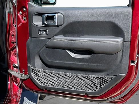 Used 2021 Jeep Wrangler Unlimited Sahara AWD/4WD image 22