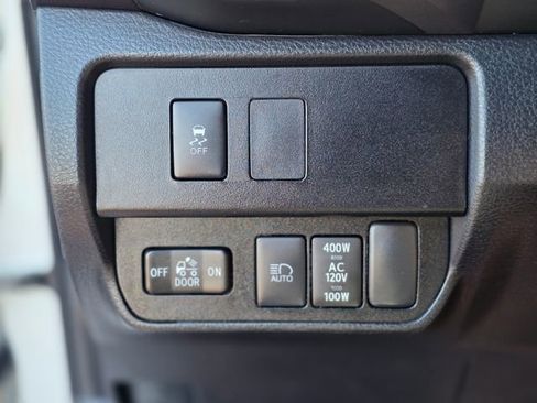 Used 2023 Toyota Tacoma TRD Off-Road image 41