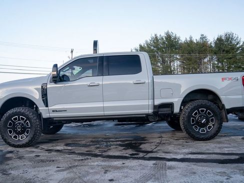 Used 2025 Ford F350 Platinum w/ FX4 Off-Road Package image 5